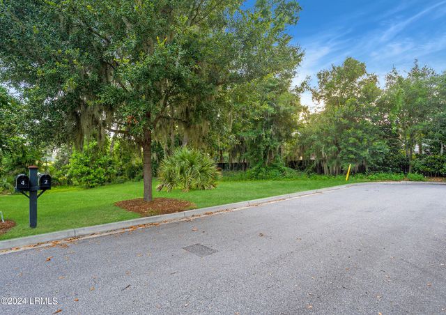 2 Creeks End Lane, Beaufort, SC 29902