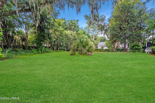 2 Creeks End Lane, Beaufort, SC 29902