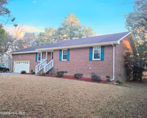 709 Plantation Drive, New Bern, NC 28562