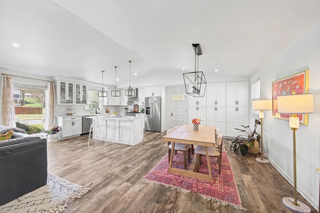 900 Neuhoff Ln, Nashville, TN 37205