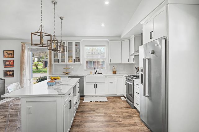 900 Neuhoff Ln, Nashville, TN 37205