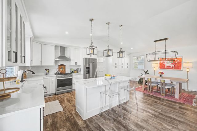 900 Neuhoff Ln, Nashville, TN 37205