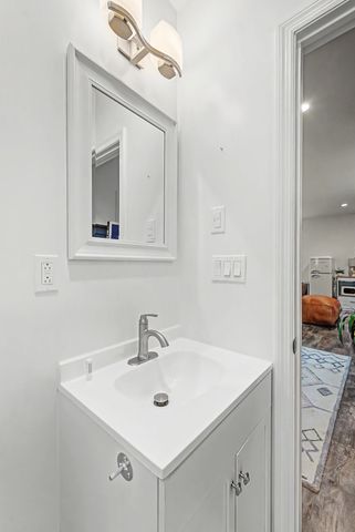 900 Neuhoff Ln, Nashville, TN 37205