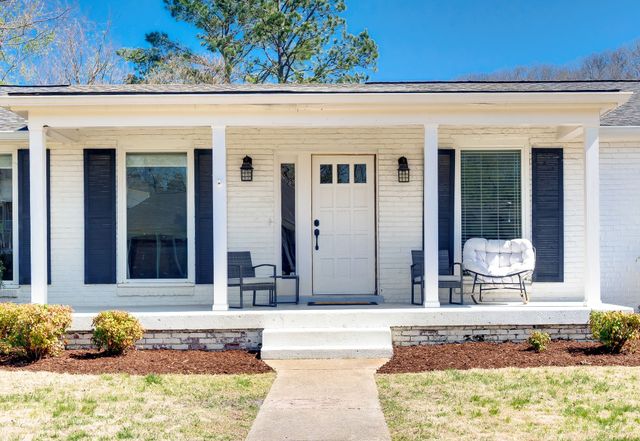 900 Neuhoff Ln, Nashville, TN 37205