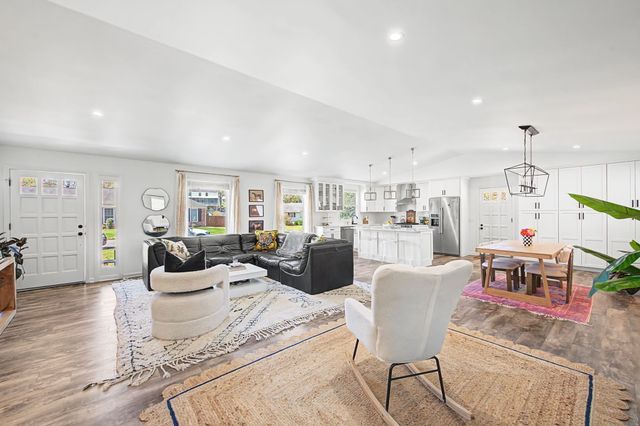 900 Neuhoff Ln, Nashville, TN 37205