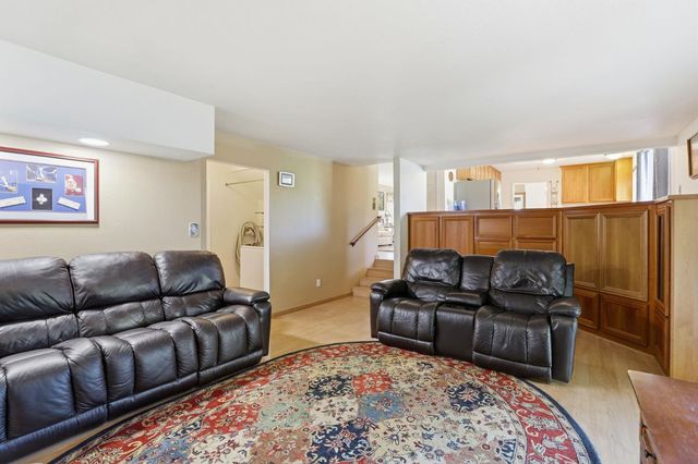 9961 Quail Hill Dr, Newcastle, CA 95658