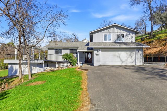 9961 Quail Hill Dr, Newcastle, CA 95658