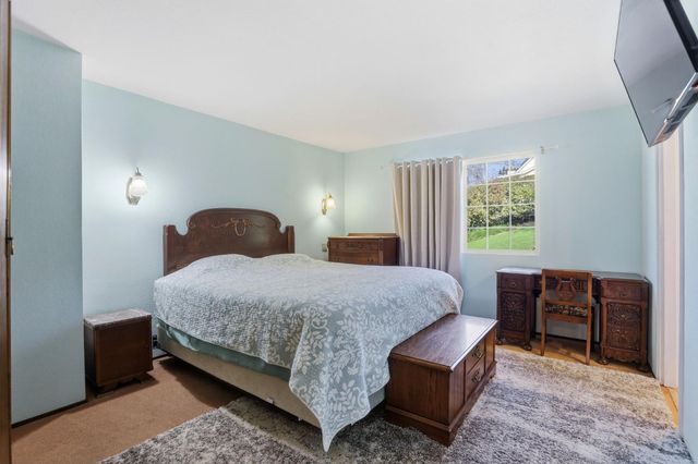 9961 Quail Hill Dr, Newcastle, CA 95658