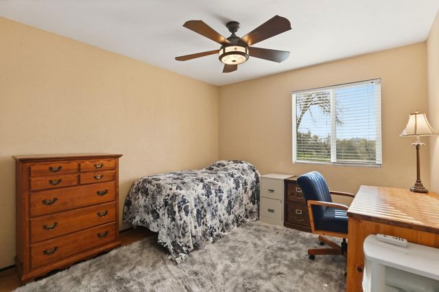 9961 Quail Hill Dr, Newcastle, CA 95658