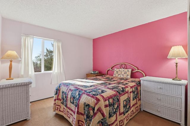 9961 Quail Hill Dr, Newcastle, CA 95658