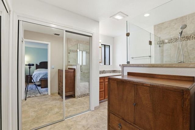 9961 Quail Hill Dr, Newcastle, CA 95658