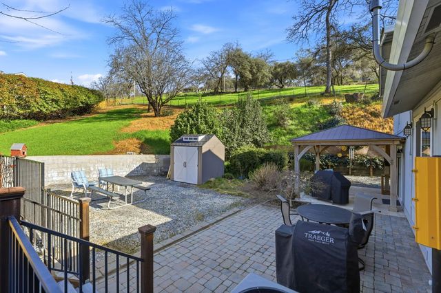 9961 Quail Hill Dr, Newcastle, CA 95658