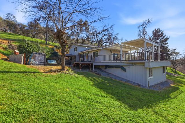 9961 Quail Hill Dr, Newcastle, CA 95658