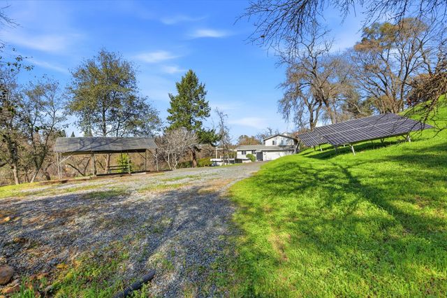 9961 Quail Hill Dr, Newcastle, CA 95658