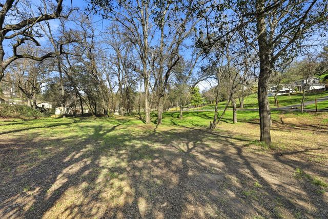 9961 Quail Hill Dr, Newcastle, CA 95658