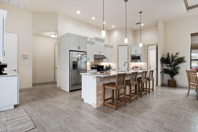 2825 49th TER, Cape Coral, FL 33914