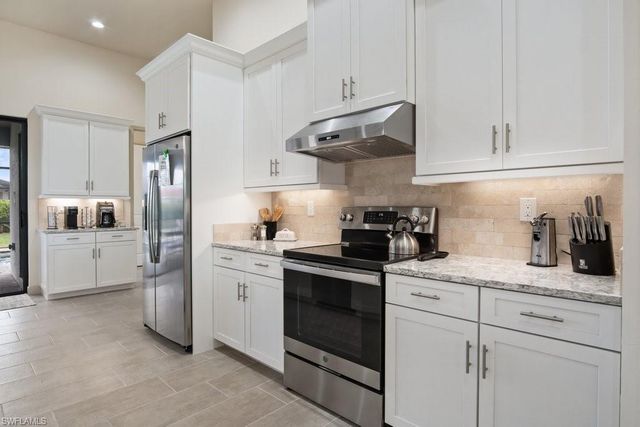 2825 49th TER, Cape Coral, FL 33914