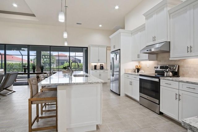 2825 49th TER, Cape Coral, FL 33914