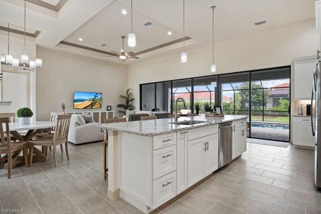 2825 49th TER, Cape Coral, FL 33914