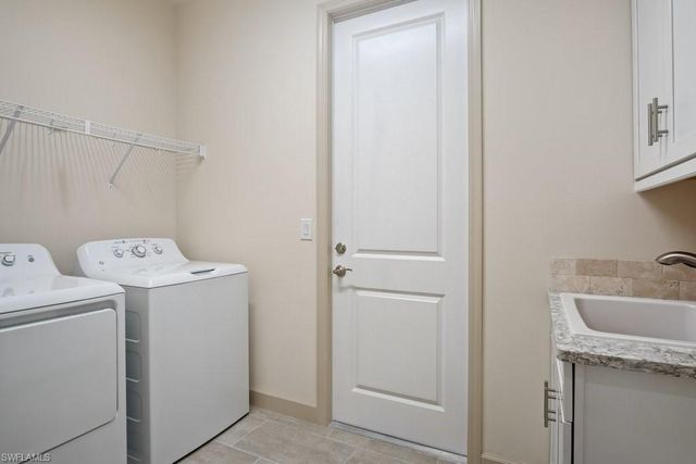 2825 49th TER, Cape Coral, FL 33914