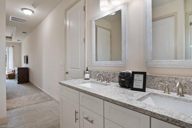 2825 49th TER, Cape Coral, FL 33914
