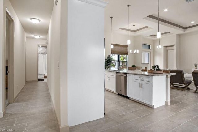 2825 49th TER, Cape Coral, FL 33914
