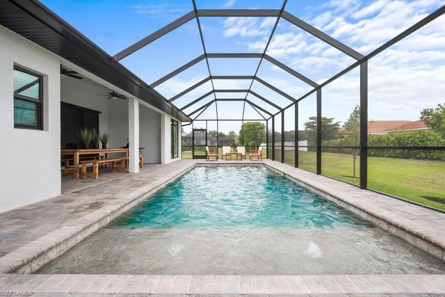 2825 49th TER, Cape Coral, FL 33914