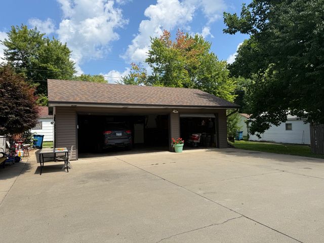 218 W 1st Street, Spring Valley, IL 61362