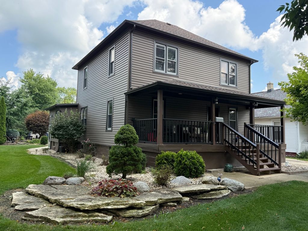 218 W 1st Street, Spring Valley, IL 61362