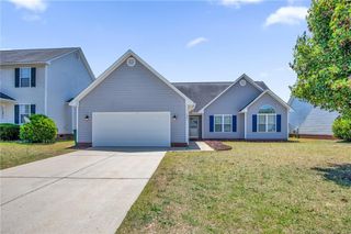 1421 Avoncroft Drive, Fayetteville, NC 28306