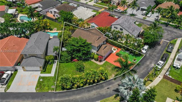 15905 SW 83rd Ter, Miami, FL 33193