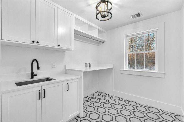 2 Sanders Lane, Bolton, MA 01740