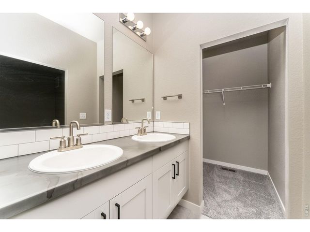 230 Buckboard Dr, Hudson, CO 80642