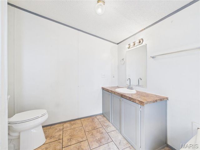 136 Shadow Rock Lake Road, Poplar Bluff, MO 63901