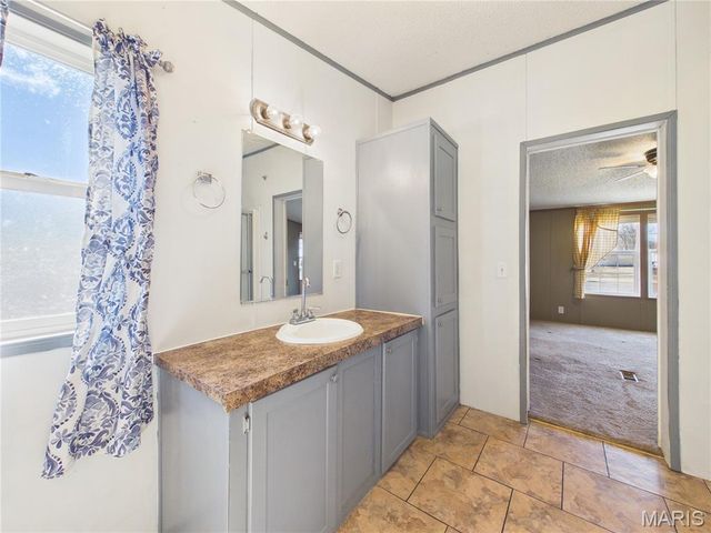 136 Shadow Rock Lake Road, Poplar Bluff, MO 63901