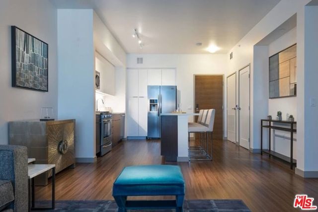 3033 Wilshire Avenue 916, Los Angeles, CA 90010