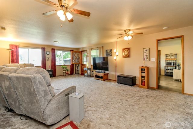 45223 284th Avenue SE, Enumclaw, WA 98022