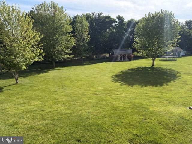 604 FARMINGDALE DR, Douglassville, PA 19518