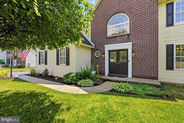 604 FARMINGDALE DR, Douglassville, PA 19518