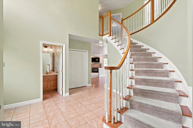 604 FARMINGDALE DR, Douglassville, PA 19518