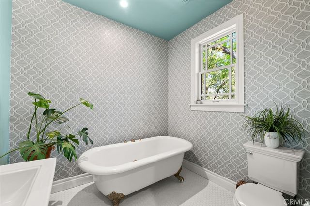 1688 Dwight, Redlands, CA 92373