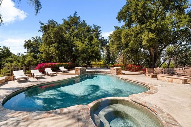 1688 Dwight, Redlands, CA 92373