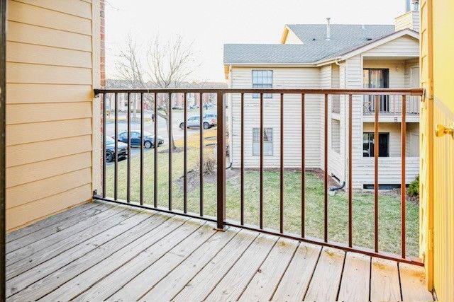 2028 N Rand Road 202, Palatine, IL 60074