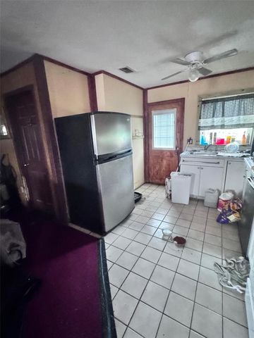 190 E COLLINS STREET, Umatilla, FL 32784