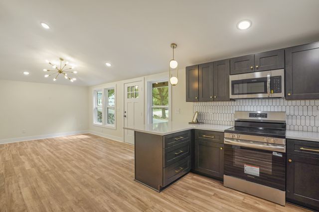 16 Proctor Dr, Clarksville, TN 37043