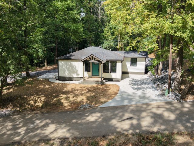 16 Proctor Dr, Clarksville, TN 37043