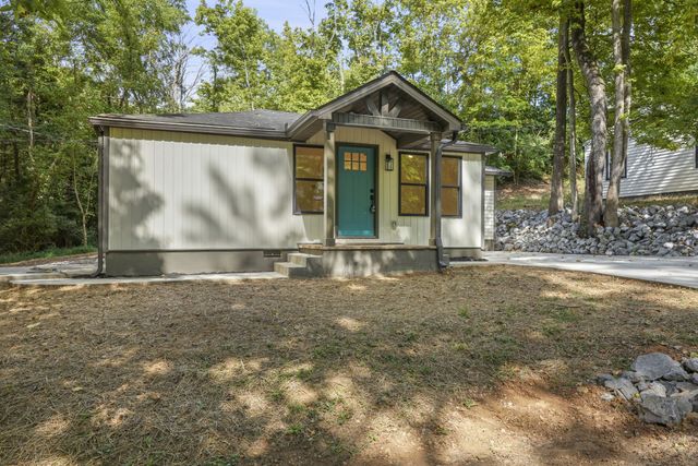16 Proctor Dr, Clarksville, TN 37043