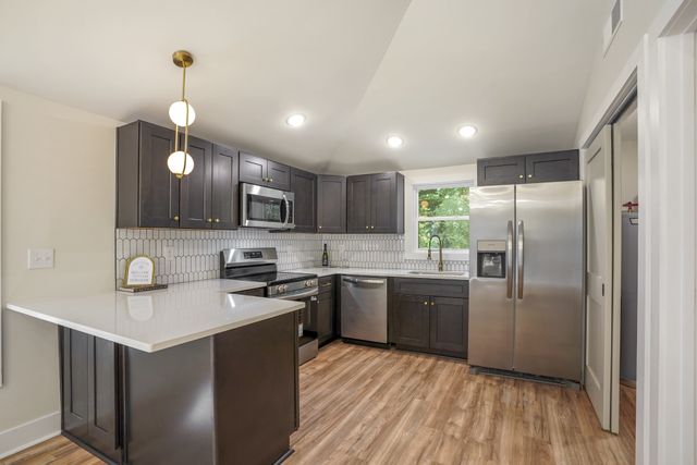 16 Proctor Dr, Clarksville, TN 37043