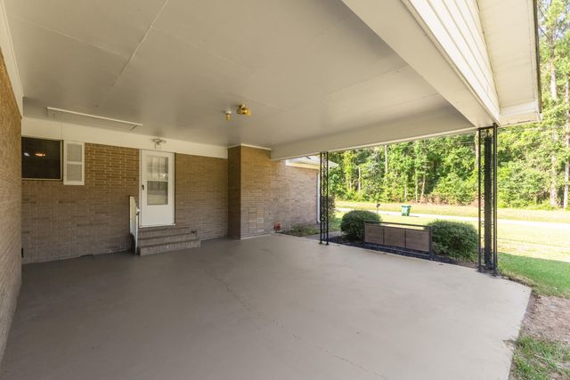 896 River Rd., Hattiesburg, MS 39401