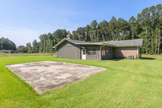 896 River Rd., Hattiesburg, MS 39401